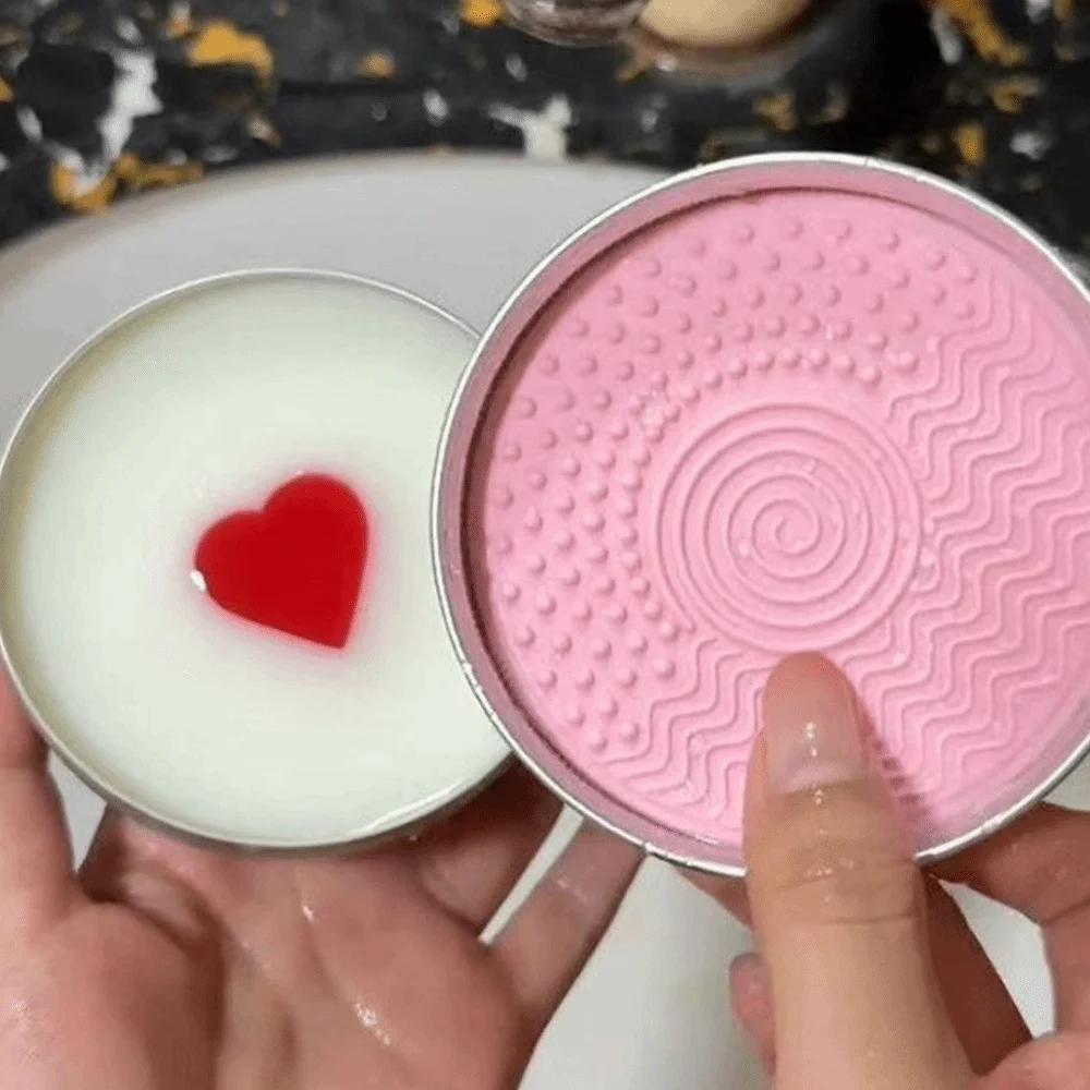 Deep Clean Makeup Brush Cleaner Soap Quick-Dry with Silicone Mat Brush Cleaning Soap Reusable Heart Shape Beauty Tool Washer