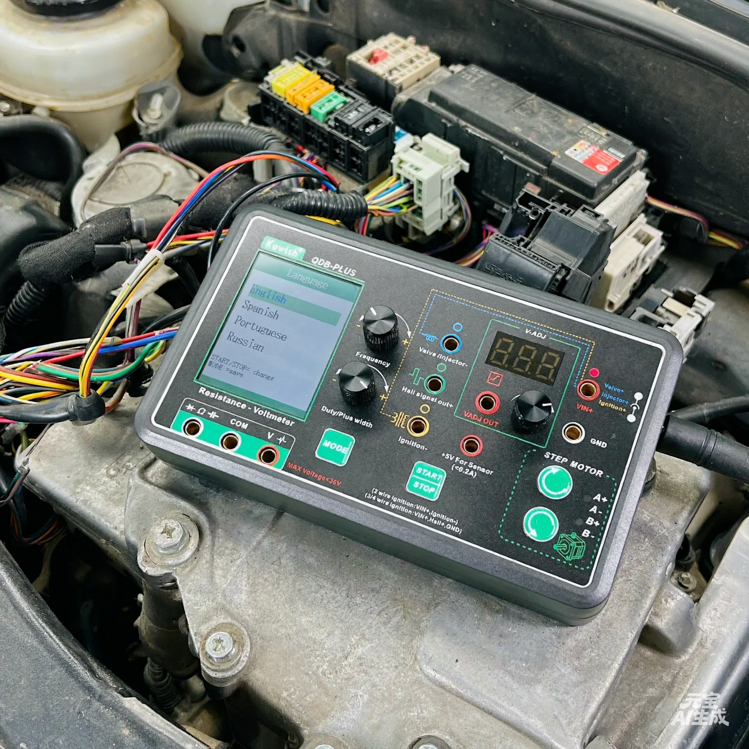 QDB-PLUS Mutilingual Auto Diagnostic Tool with Oscilloscope PWM Generator Multimeter for Stepper Motor Solenoid Valve Tester