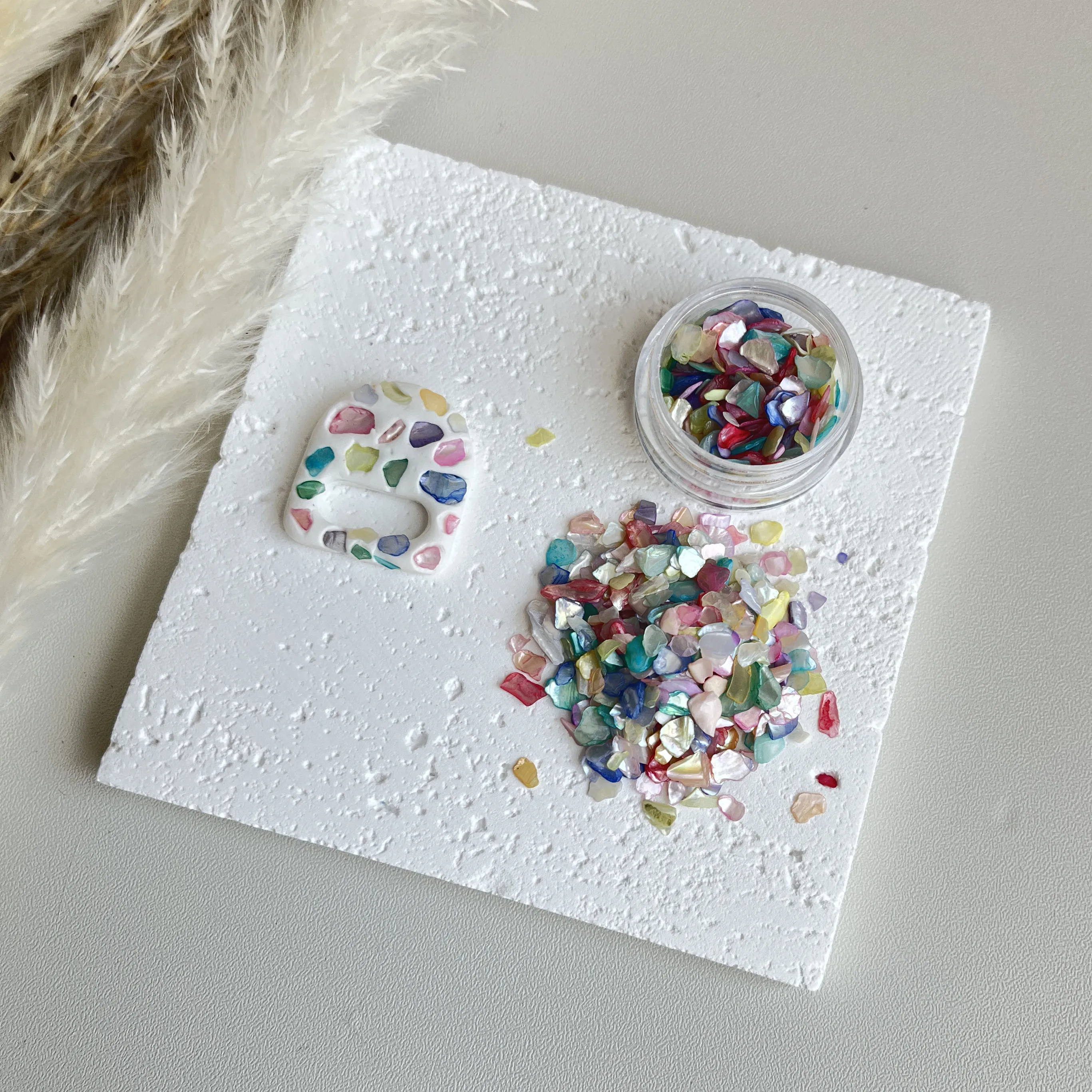 5 gr/teil Bunte Winzige Glänzende Shell Diamanten Dekoration Für Dekoration DIY Ohrringe Schmuck Abzeichen Polymer Clay Artefakt Ornament – Detail 6