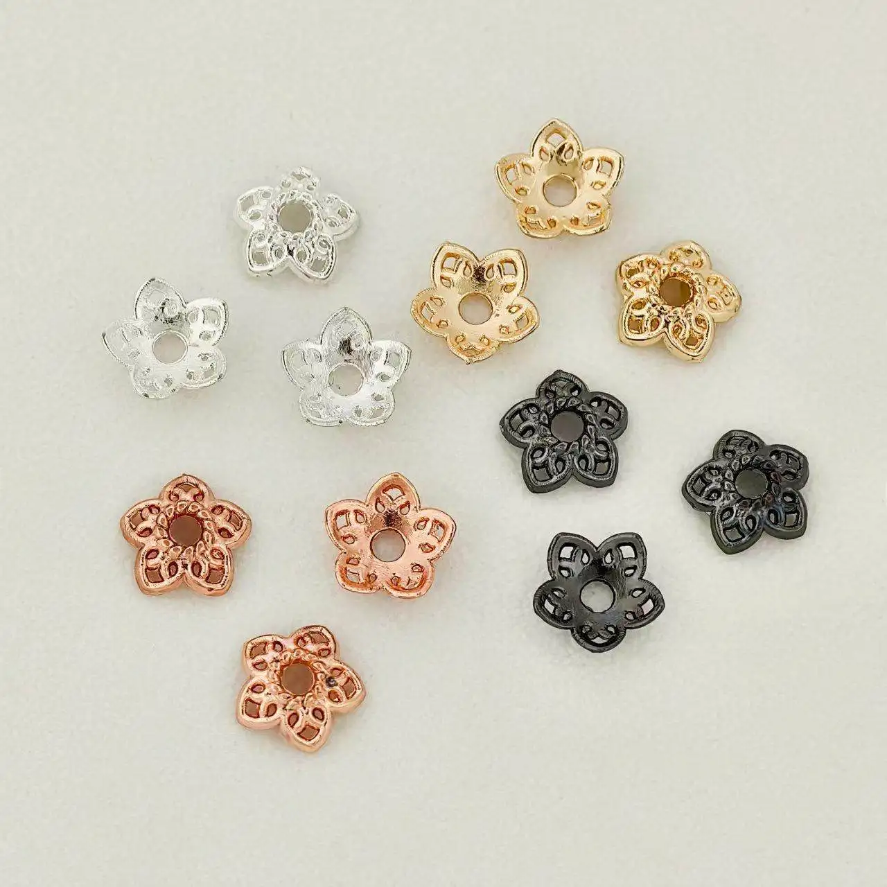 

20 Pieces Copper Plated 18K Gold Flower Cap Spacer Bead Spacer Accessories DIY Beaded Bracelet Necklace Jewelry Making Materials