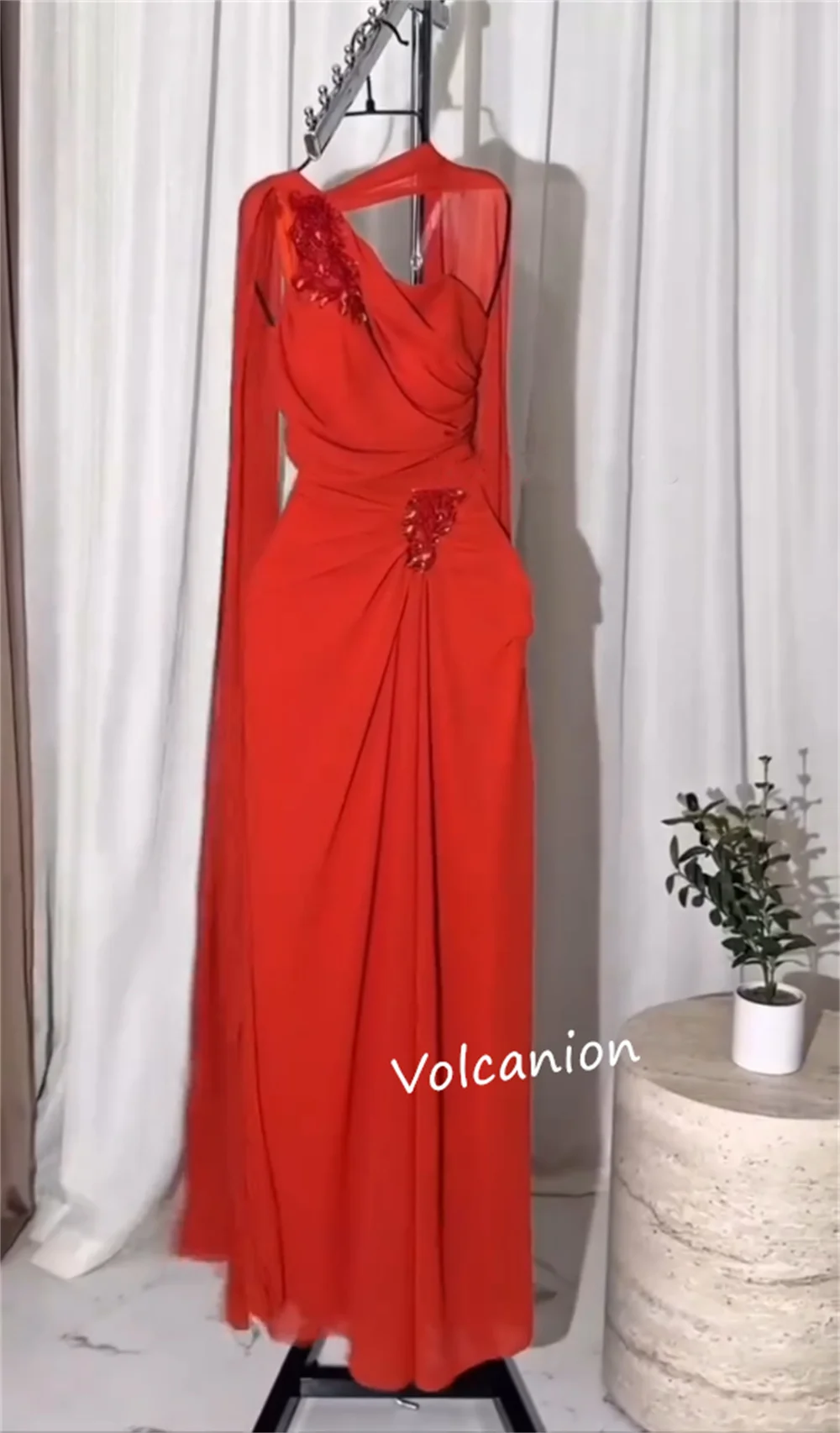 Gaun Midi A-line Satu Bahu Manik-manik Applique Sifon Kustom Acara Dipesan Lebih Dahulu Pesta Prom Sederhana Elegan