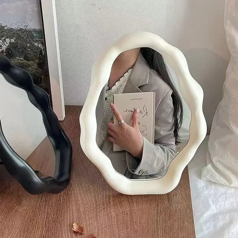 Espejo de maquillaje con forma de nube, espejo Irregular creativo con soporte, decoración del hogar, dormitorio de estudiantes,