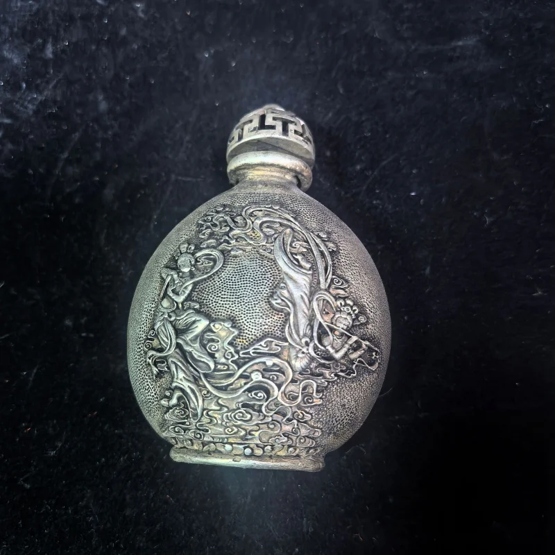 Antique White Copper Silver-Plated Cloud Relief Snuff Bottle Ancient Retro Snuff Bottle