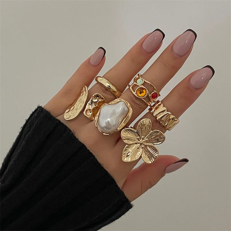 Neue 6Pcs Punk Flüssigkeit Metall Finger Ringe Set für Frauen Vintage Unregelmäßige Übertrieben Blume Perle Ring Böhmen Mädchen Partei schmuck