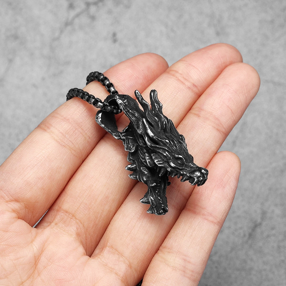 الرجعية التنين رئيس الرجال القلائد الفولاذ المقاوم للصدأ سلسلة بدلاية النساء فاسق مجوهرات الأزياء الجديدة في اكسسوارات الهدايا بالجملة