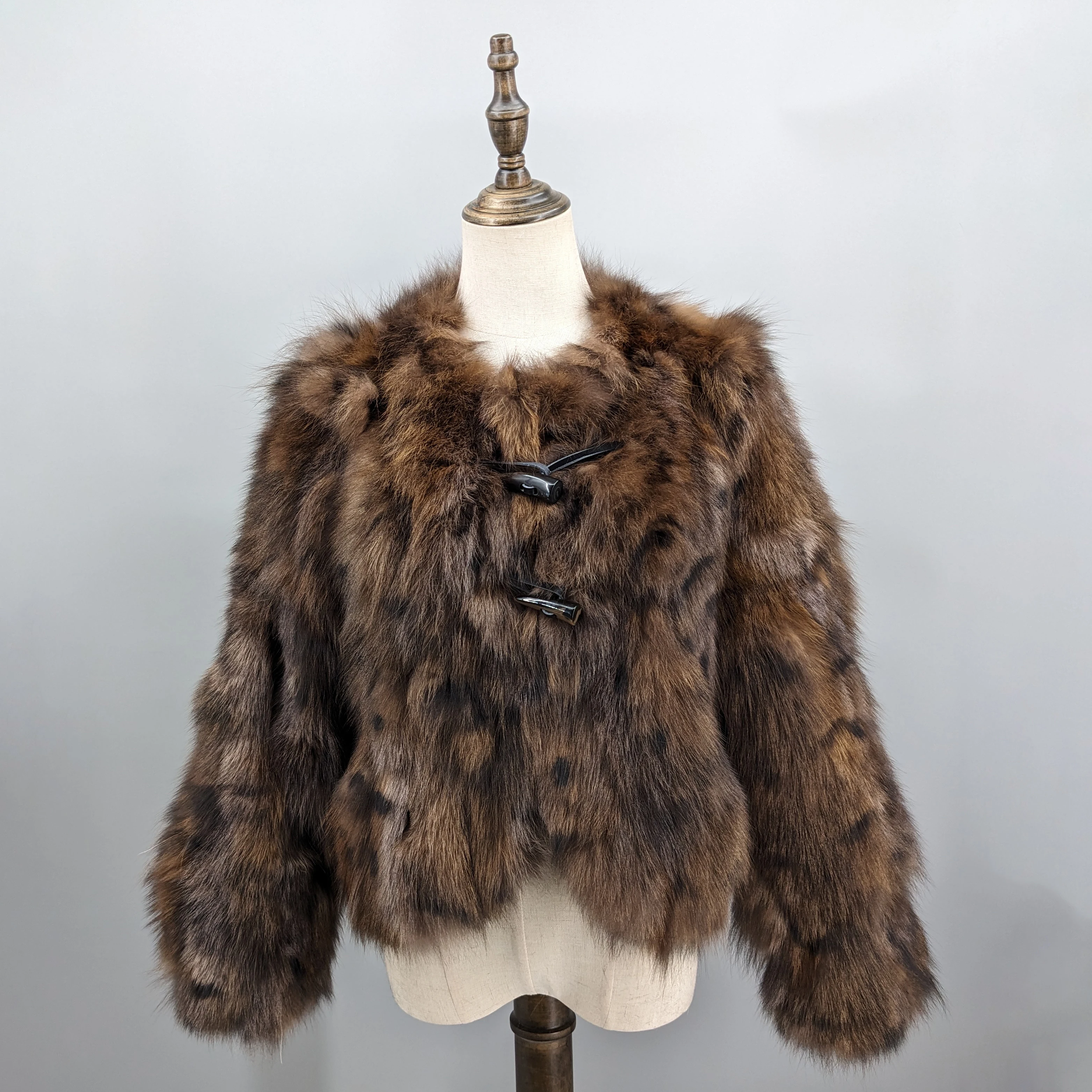 real fox fur short coat O-neck brown color Leopard print jacket Horn button winter overcoat length 52 CM 241165