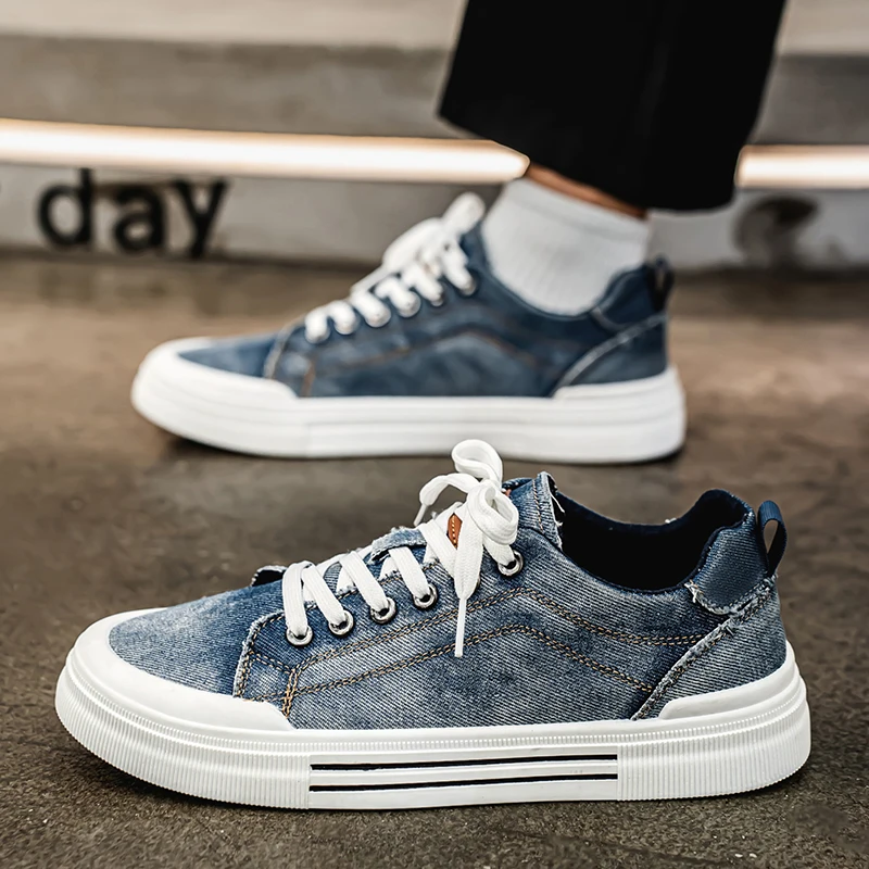 

Men's Canvas Shoes 2026 Summer New Lightweight Breathable Large Size Casual Sports Denim Board Shoes Soft Bottom Rubber Sole