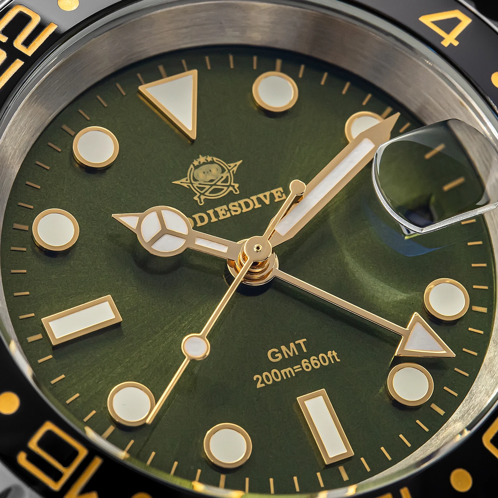 

ADDIESDIVE Stainless Stee GMT Movement Men Quartz Watch 20Bar Waterproof Luxury reloj hombre Super Luminous Diver AD2050 Watches