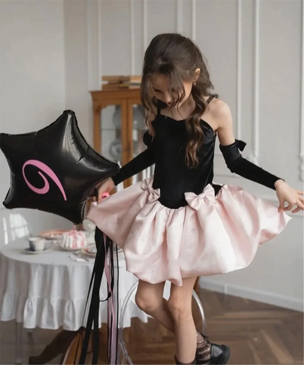 

Customized Pink Flower Girl Wedding Dress Velet Puffy with Bow Princess Birthday Party Performance Dress First Communion Gown
