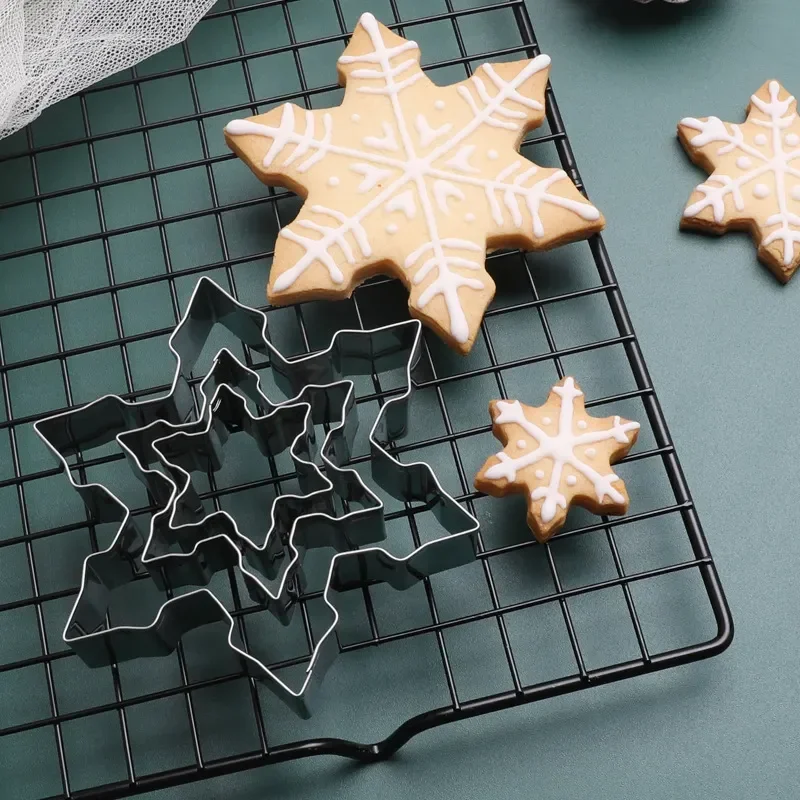 3-piece Snowflake Cookie Mold Food-grade Stainless Steel Baking Tool DIY Personality Cookie Model Cookie Cutters Fondant Cutter