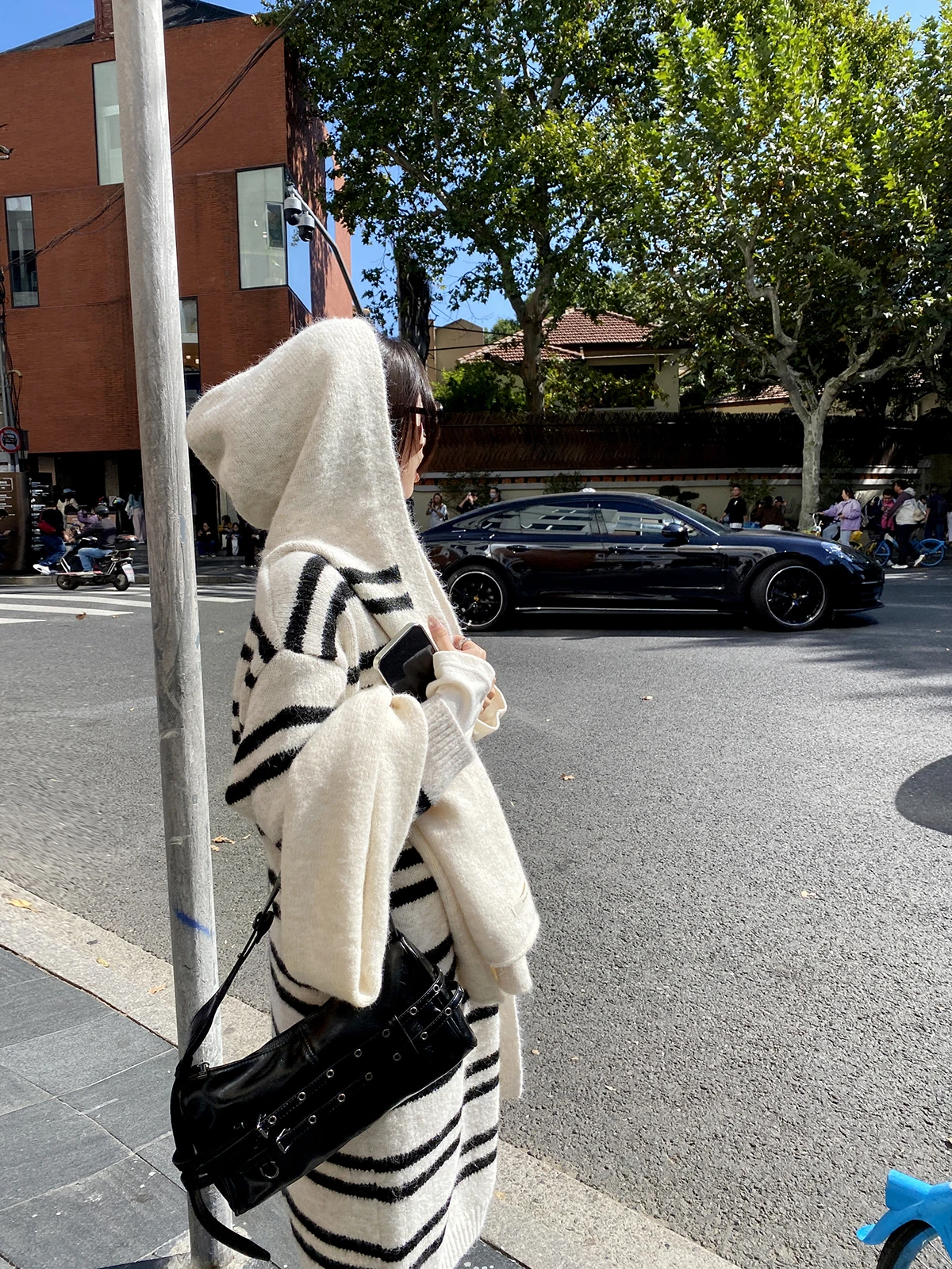 

FEELROOM Long Woolen Sweater Coat Soft Thiened Winter Outerwear Korean Sle Striped Lazy Sle Large Size Knitted Cardigan