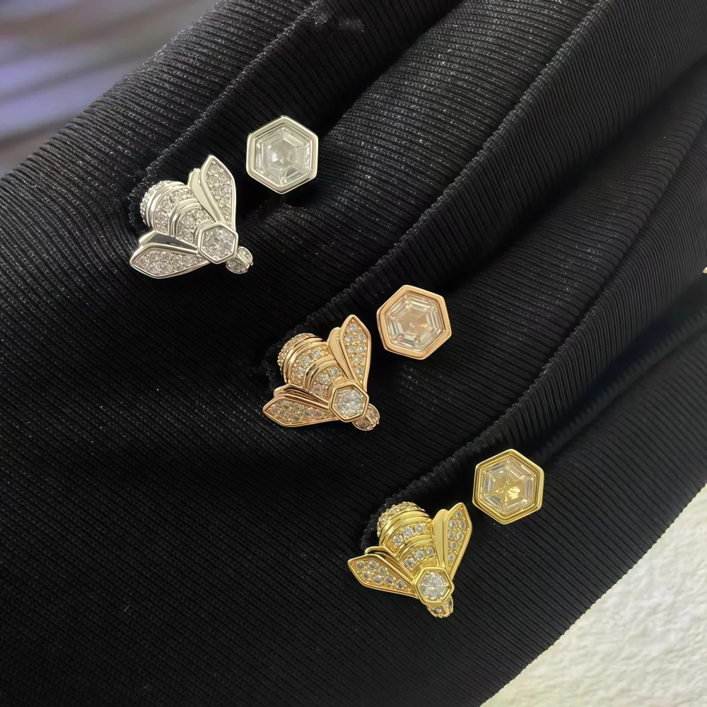 

Asymmetric Hexagon Bee Earrings Luxury Miniature Design High-End Feel Small Elegant Jewelry