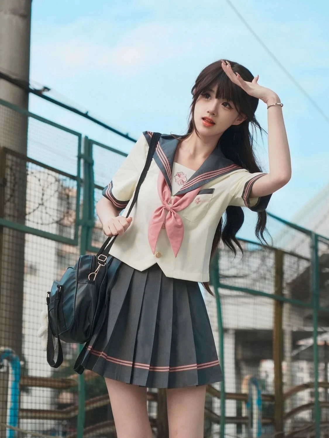 Set uniforme in stile giapponese Completo autunnale Gilet Camicia a maniche lunghe Gonna a pieghe Set uniforme scolastica da donna in tre pezzi