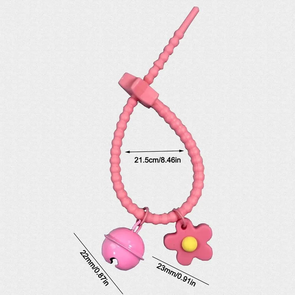 เครื่องประดับห้อยจี้ดอกไม้ทำจากซิลิโคนน่ารักพร้อมจี้กระเป๋าพวงกุญแจคู่สีลูกกวาดอุปกรณ์เสริมกระเป๋า