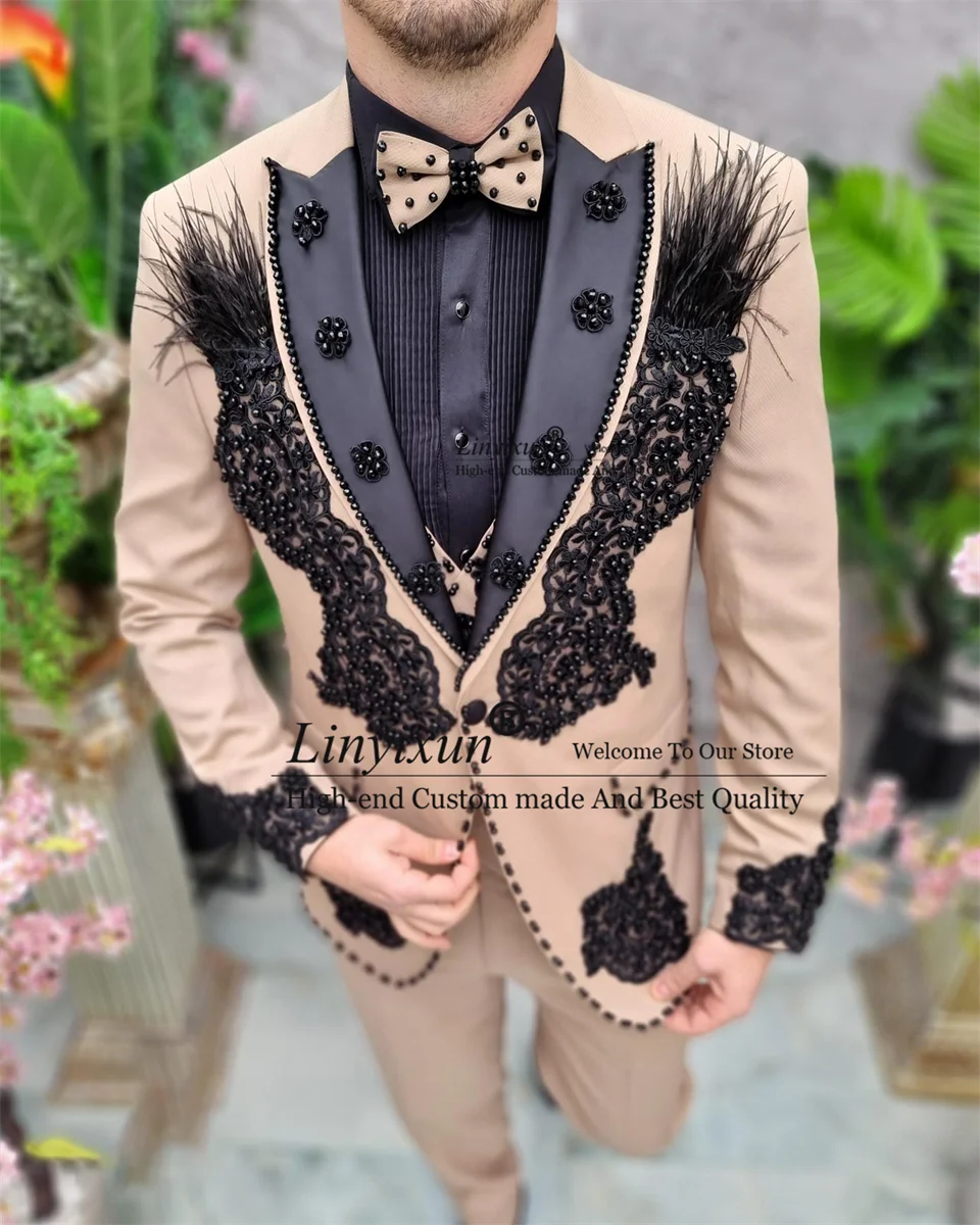 Design Version Feather Crystals Men Suits Peaked Lapel Groom Wedding Tuxedos 3 Pieces Male Party Blazers Slim vestidos de novia