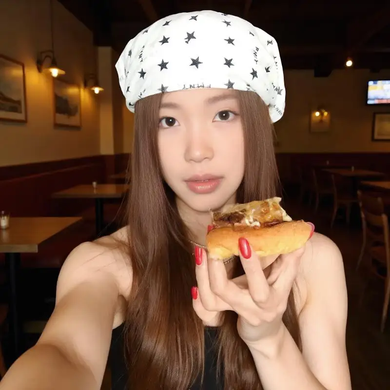 Streetwear น้ําหนักเบาผ้าพันคอผ้าไหมสแควร์ขนาดใหญ่ Y2K Star ผ้าพันคอผมสําหรับผู้หญิง Hip Hop Punk Breathable Headwear Headscarf