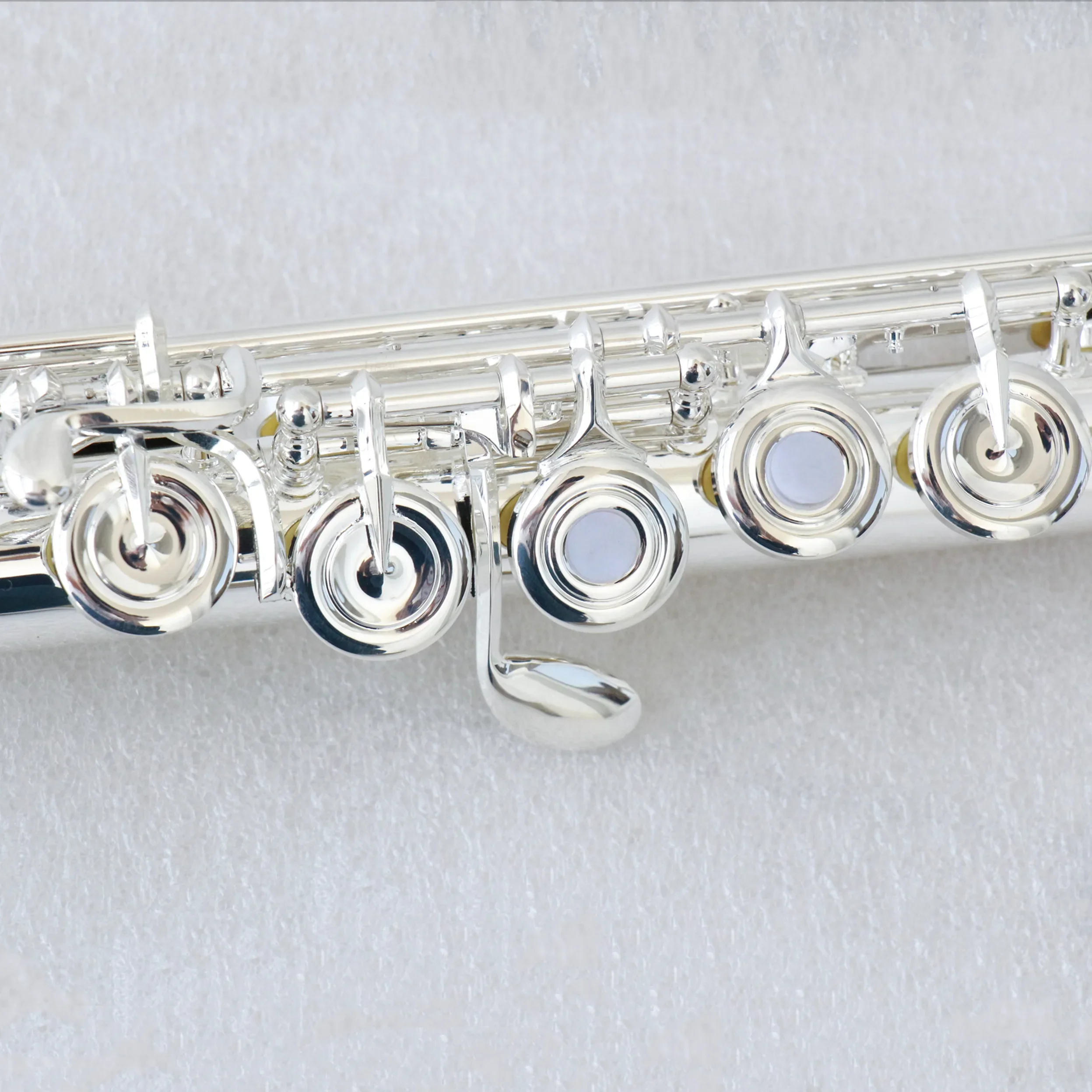 The Cheap And Good Quality Model Sold On The Chinese Online Markets Is FFL-300S Flute Music Instrument