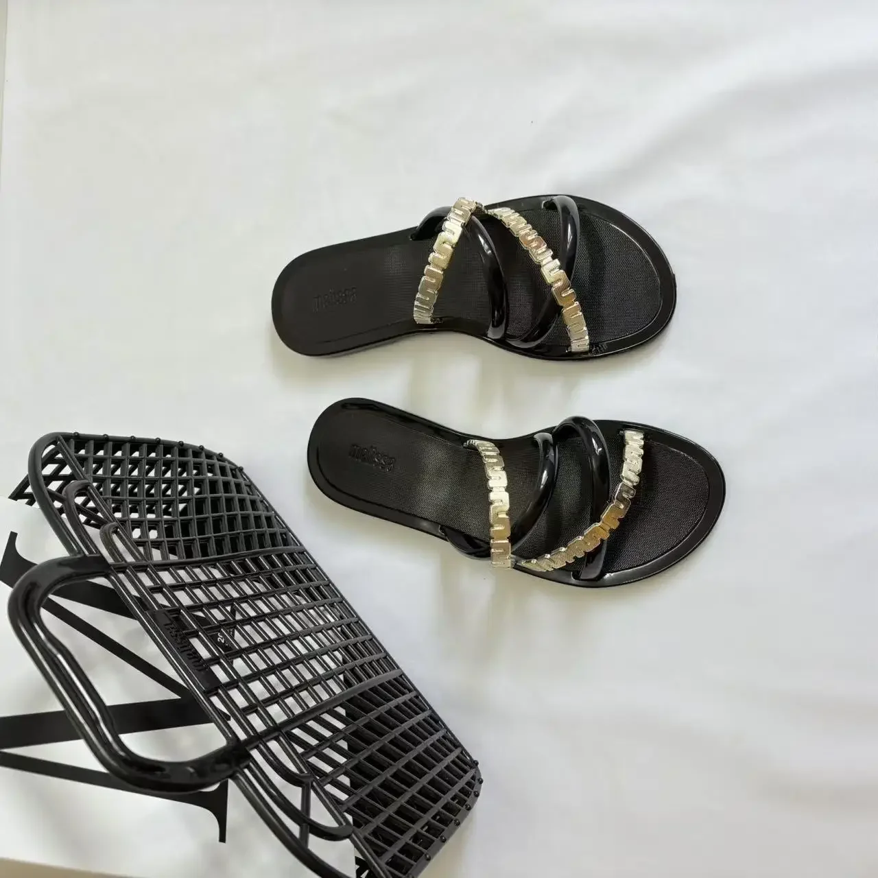 صنادل نسائية مسطحة من ميليسا لصيف 2025 شباشب عصرية من مادة PVC سهلة الارتداء ملابس داخلية وخارجية مريحة #2