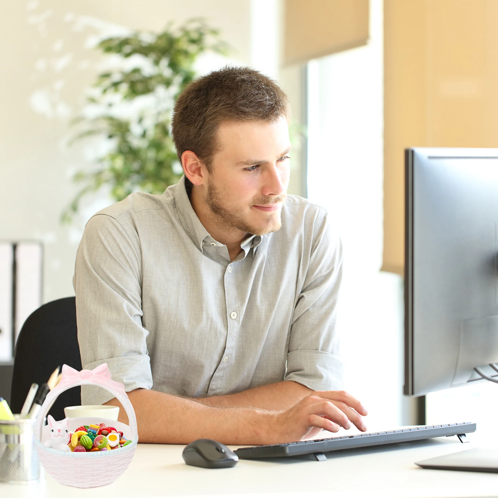 

Ceramic Rabbit Basket Decorative Easter Accessory Lovely Exquisite Design Home Office Garden Yard Desk Bookcase Multi-Function