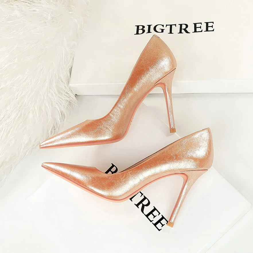 

Vintage European and American Elegant Banquet High Heels Thin Heels Shallow Mouth Pointed High Heels Women's Singles 3391-9