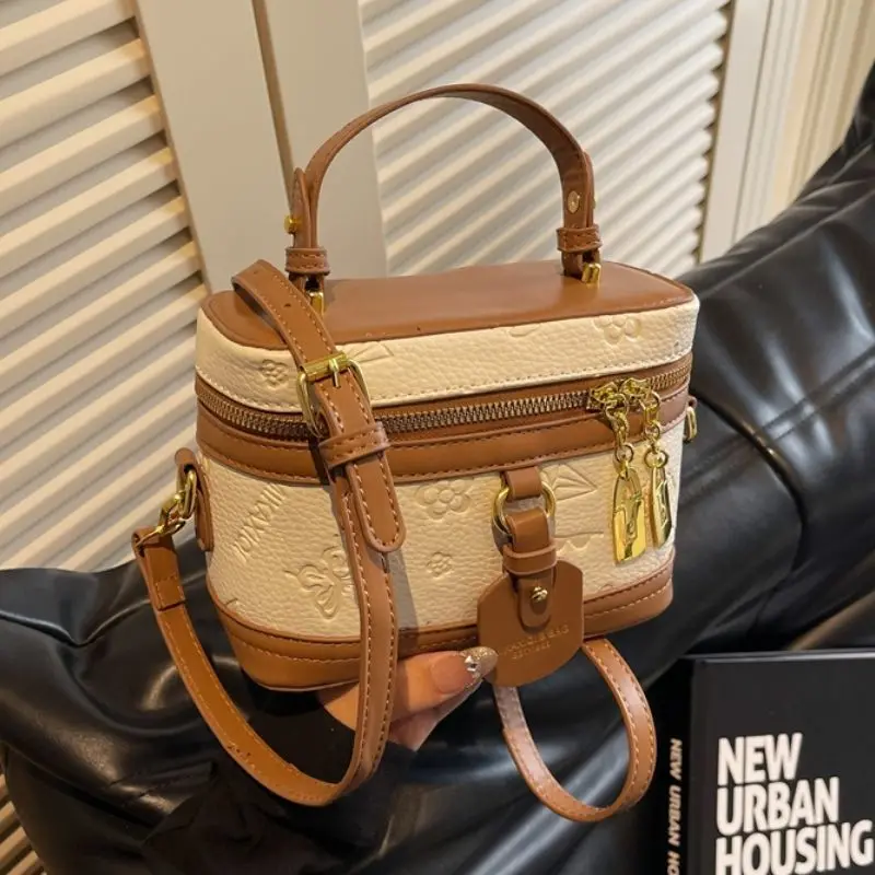 

Pink Super Popular Hand-held Bucket Bag Women New Spring/Summer 2025 High-end Light Luxury Niche Crossbody Wealth Bucket Package