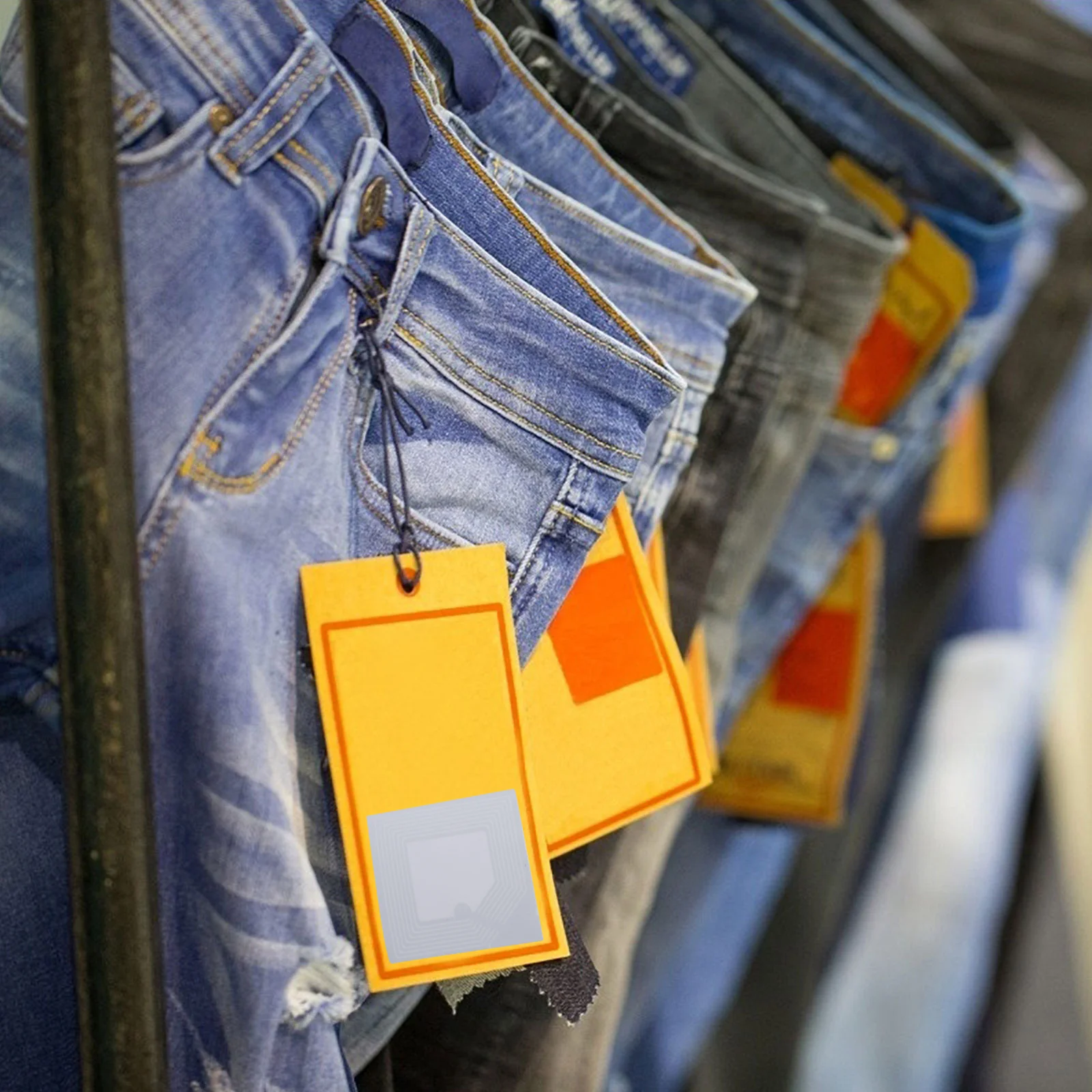 

100pcs Frequency -Theft Labels 4X4Cm Flexible Security Tags For Supermarket Retail Goods Square Commodity Protection