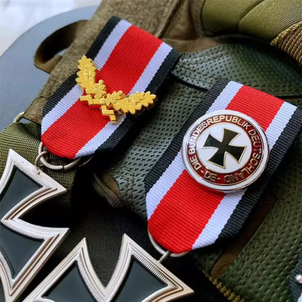Cruz de hierro alemana, broche de hojas de bellota dorada y plateada, medalla de cinta, medalla de caballero de cruz de prusia