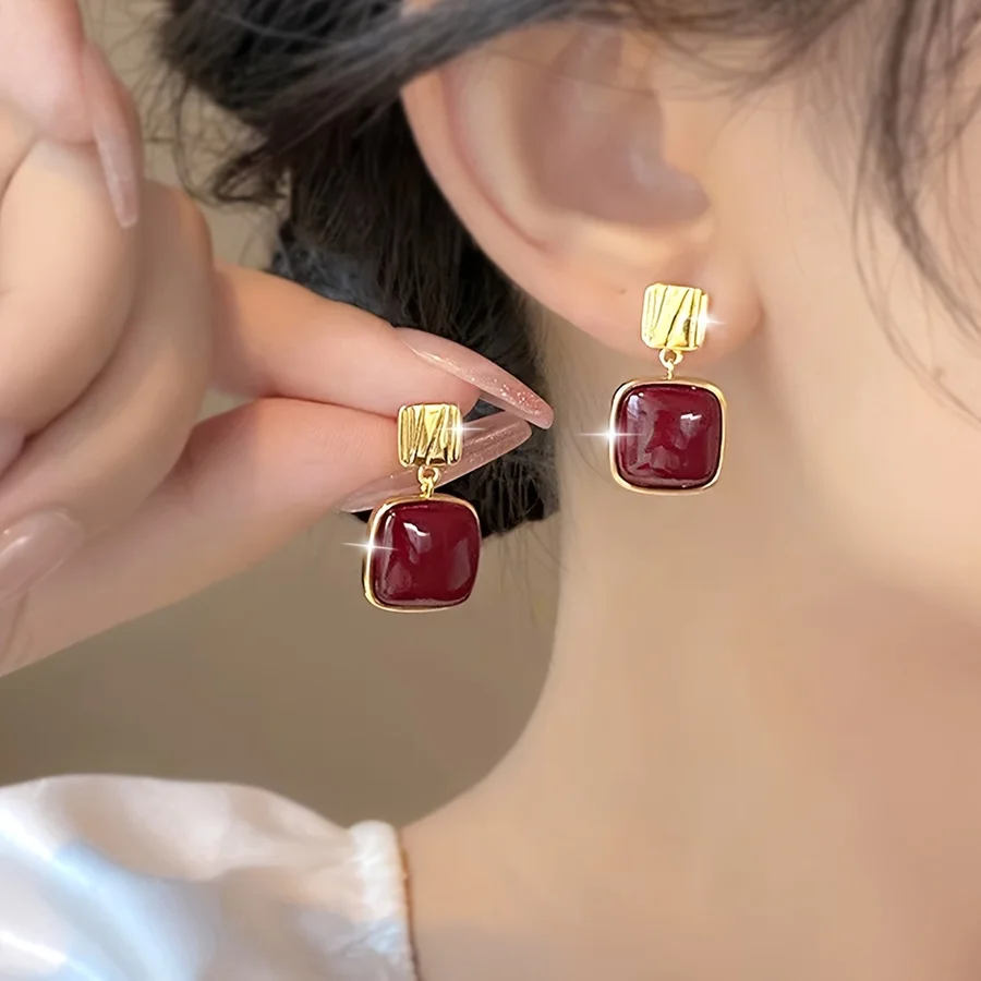 Un par de pendientes para mujer, elegantes, rojos, geométricos, de diseño cuadrado largo, para la temporada de bodas