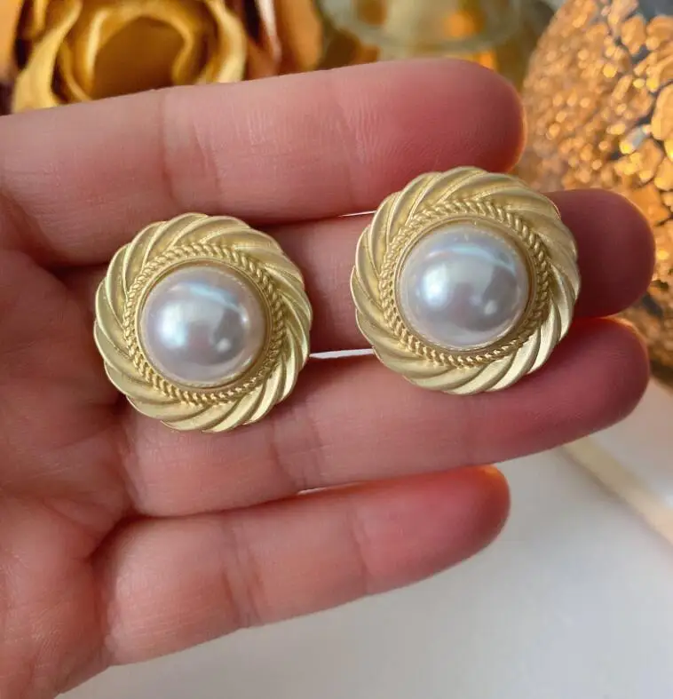 Fashion Jewelry Stud Earring Pearl Baroque Style Retro Earring 2.5cm