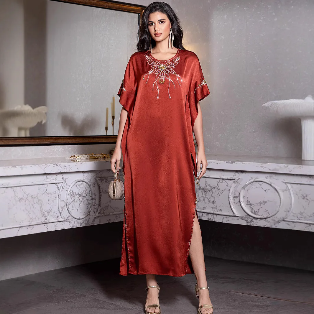 European and American Style Fashionable Ladies' Hand-sewn Diamond-embellished Light Luxury Round-neck Short-sleeved Long Dress.