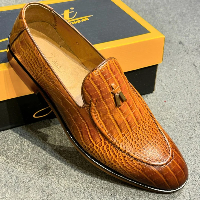

Men Fashionable Formal Loafers Men Italian Casual Comfortable Breathable Brand Fringed Shoes Business Social Shoes Sizes 39-46