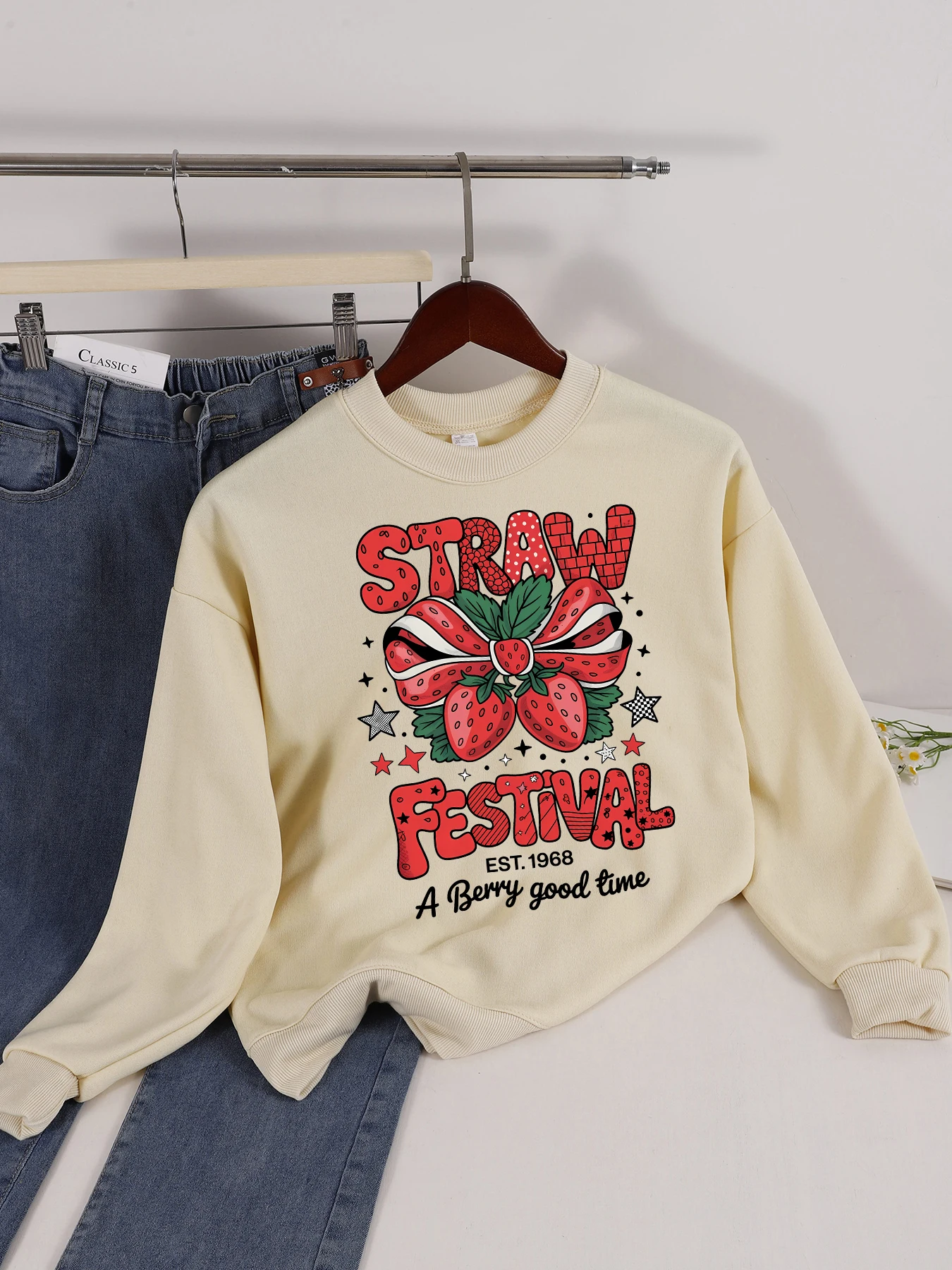 

Strawberry Festival A Berry Good Time Print Sportswear Women Street Casual Sweatshirts Autumn Loose Pullovers Fleece Y2K Clothes