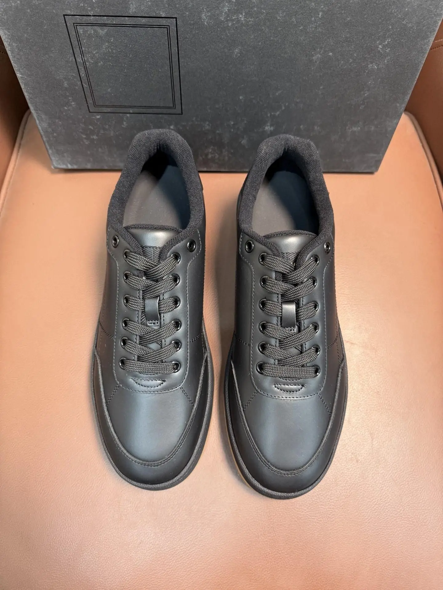 Unisex Full Black Low Top Leather Skate Sneakers Warm Fleece Lining Lace Up Gum Sole Winter Daily Walking Casual Board Shoes
