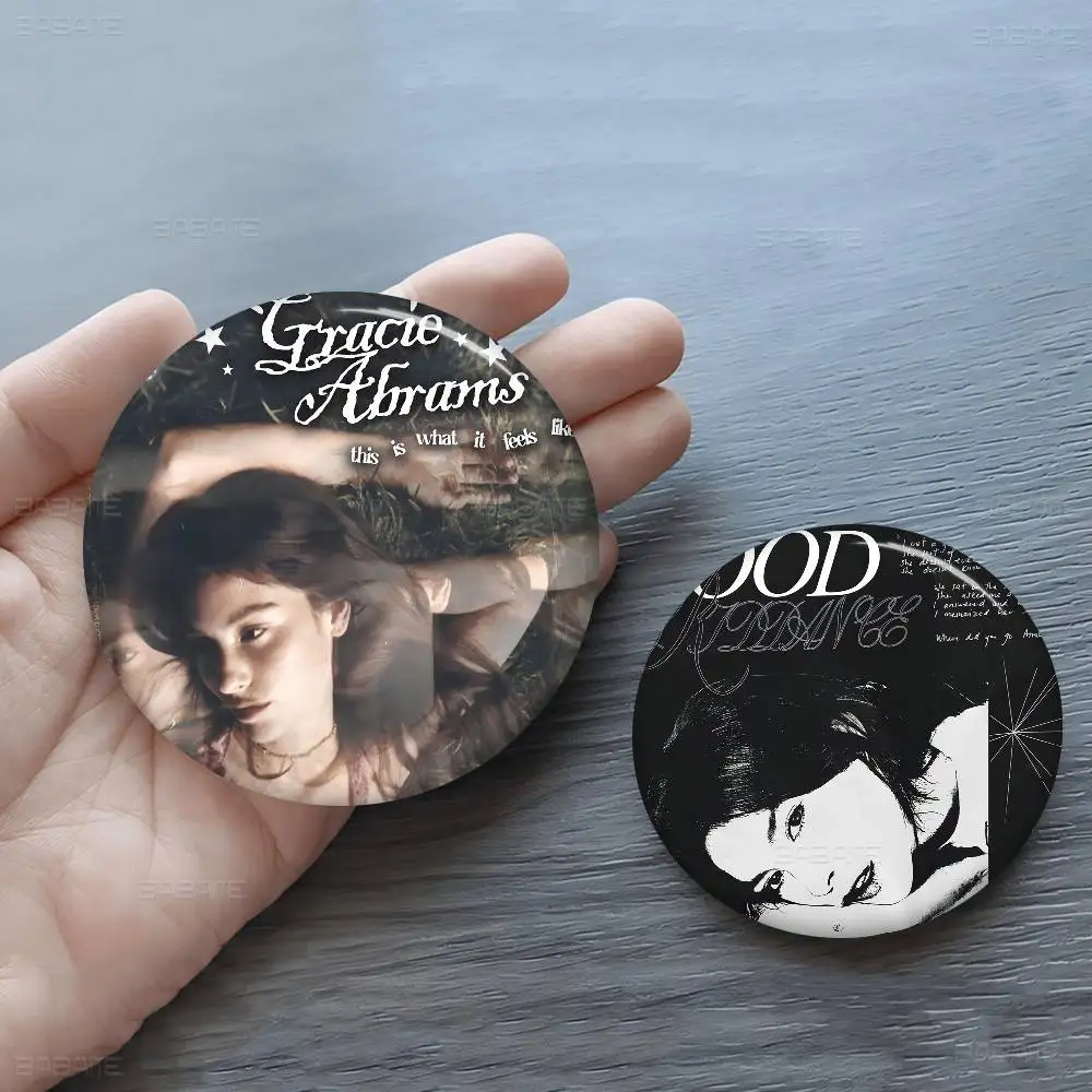 Gracie Abrams Soft Button Pin Round Metal Badge Lapel Pin Parts Gift Friends Kid Jewelry