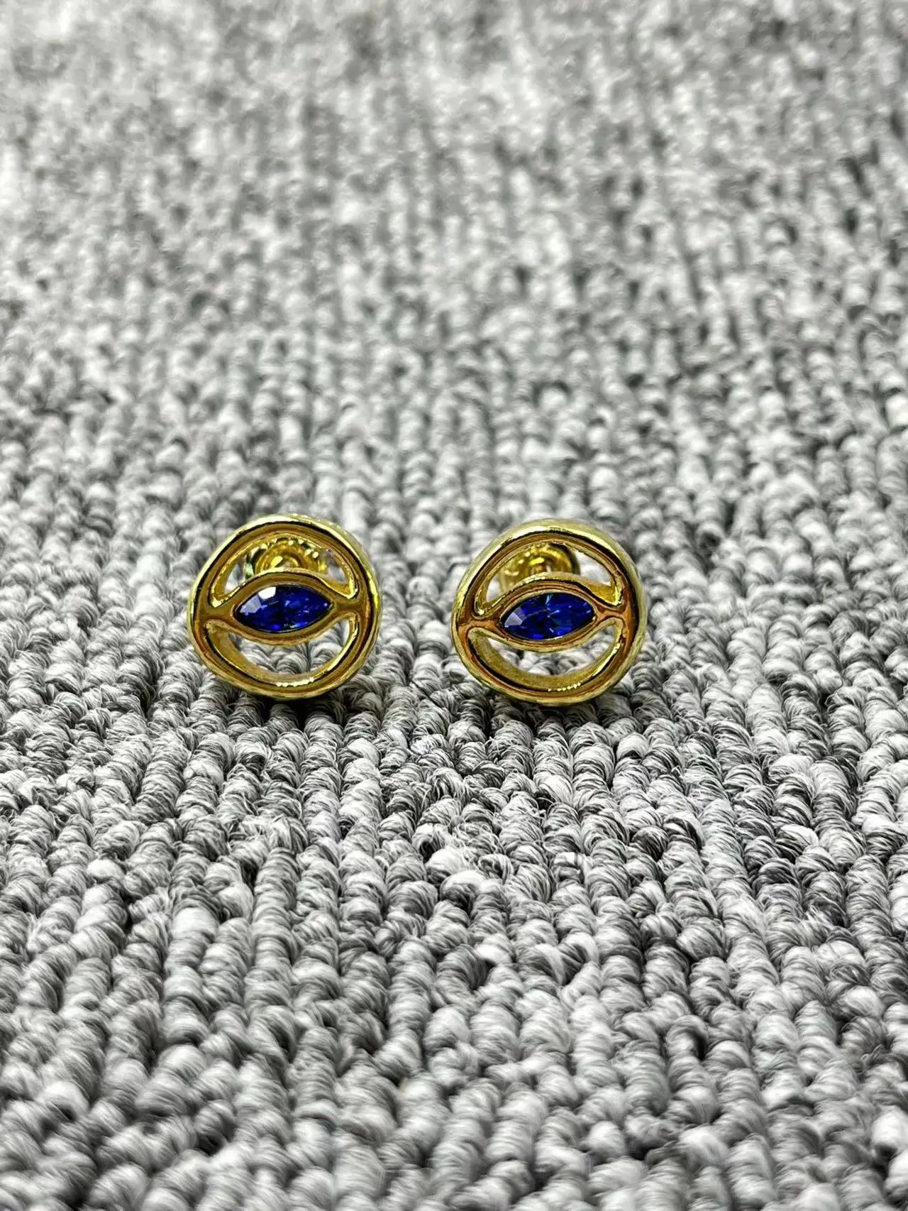 2024 Spain's unique niche blue horse eye stone earrings women's accessories give girlfriend party gift