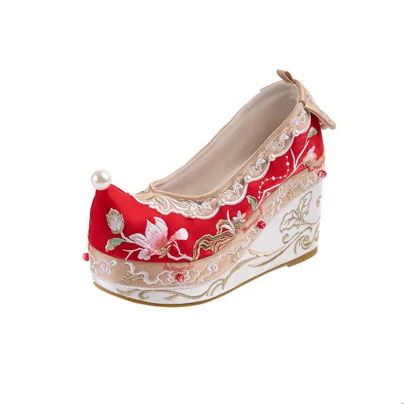 Bloemen zoals brokaat nieuwe vintage Hanfu schoenen geborduurde grote helling hakken rode trouwschoenen damesplatformschoenen