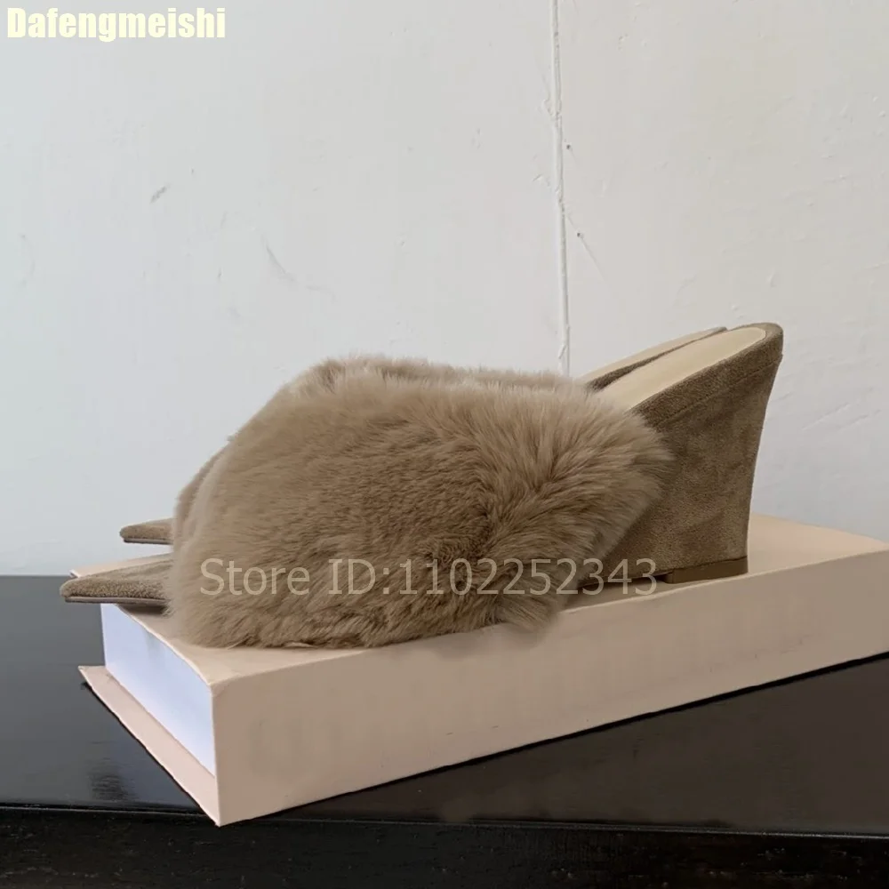 2026 Autumn New Style Furry Slippers Pointed Toe Wedge Heel Fashion Sandals Open Toe Sexy Girl Fur High Heels Black Slippers