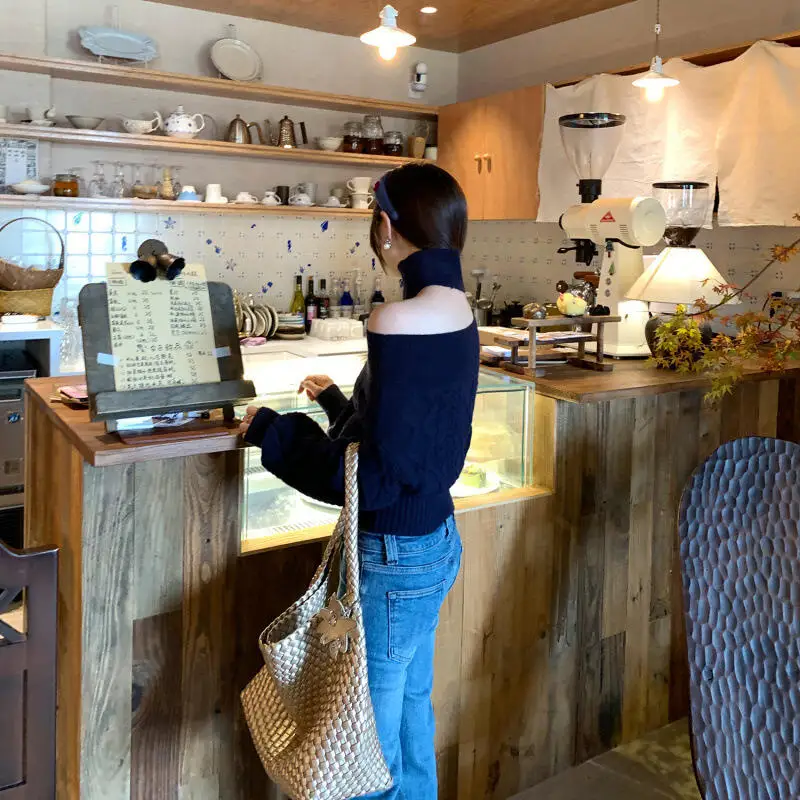 เสื้อสเวตเตอร์ไหมพรมคอวีทรงหลวมสไตล์เกาหลี รุ่นใหม่ ฤดูใบไม้ร่วง-ฤดูหนาว ปี 2025 แฟชั่นอเนกประสงค์