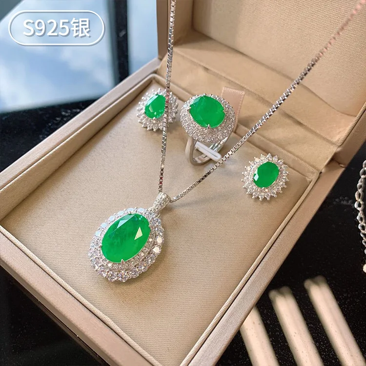 New fashion trend S925 silver inlaid 5A zircon jewelry set classic emerald denier ring earring pendant three-piece set