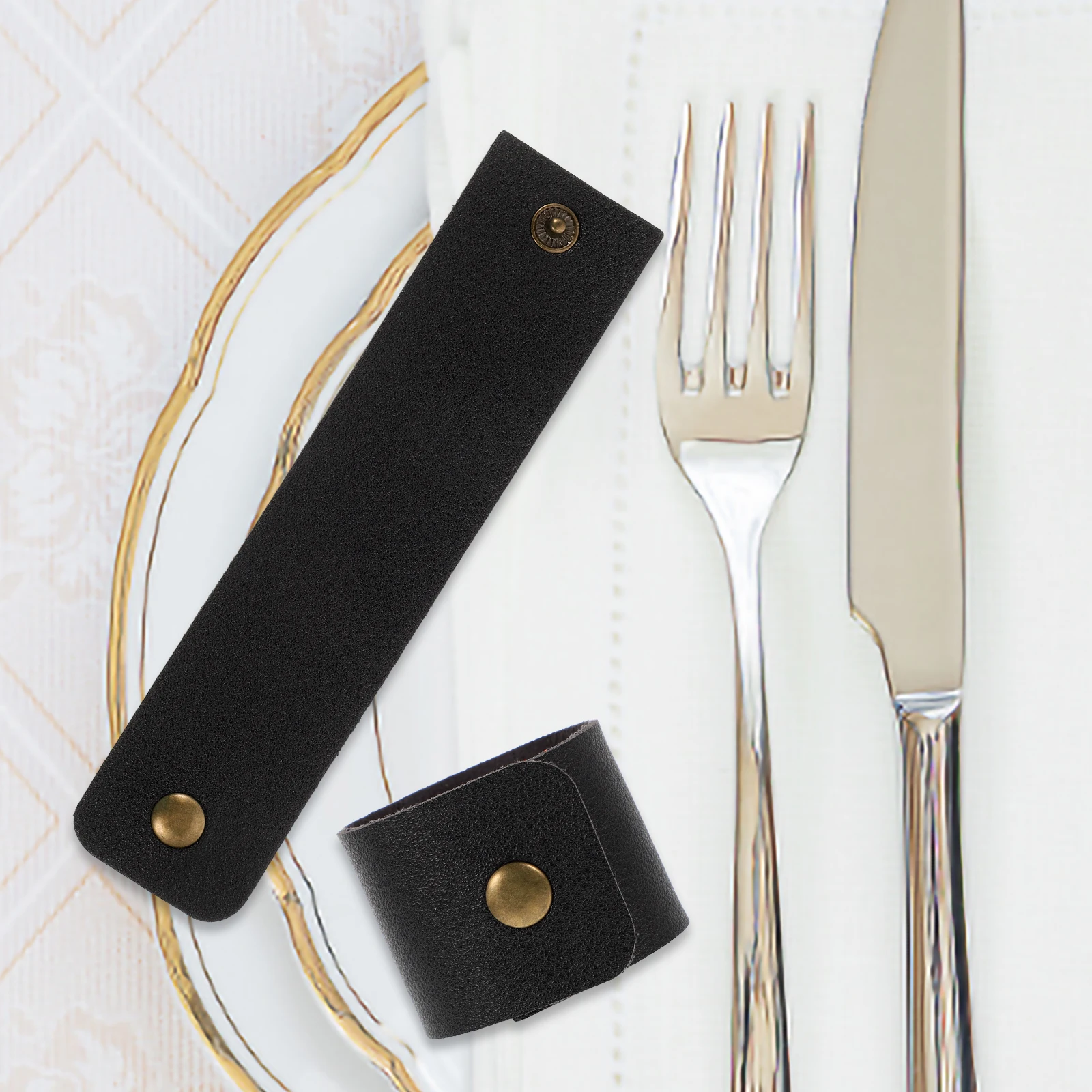 

4Pcs Napkin Rings Hand-Crafted Waterproof Serviette Holders for Elegant Banquet Festival Party Table Decoration