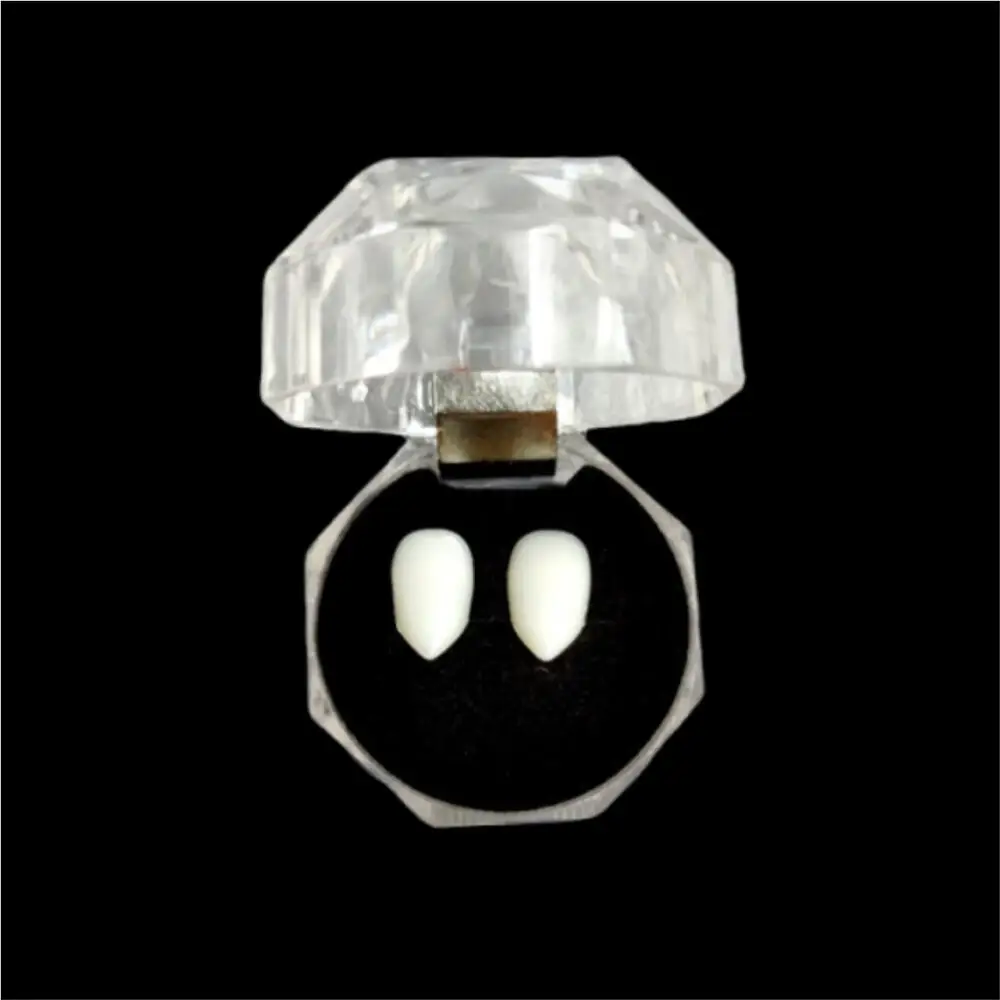 هالوين 1 زوج/4 أزواج مصاص دماء الأنياب وهمية الأسنان تأثيري الدعائم ماكياج حفلة الراتنج DIY الأنياب ومجموعة هدايا لاصق مجاني