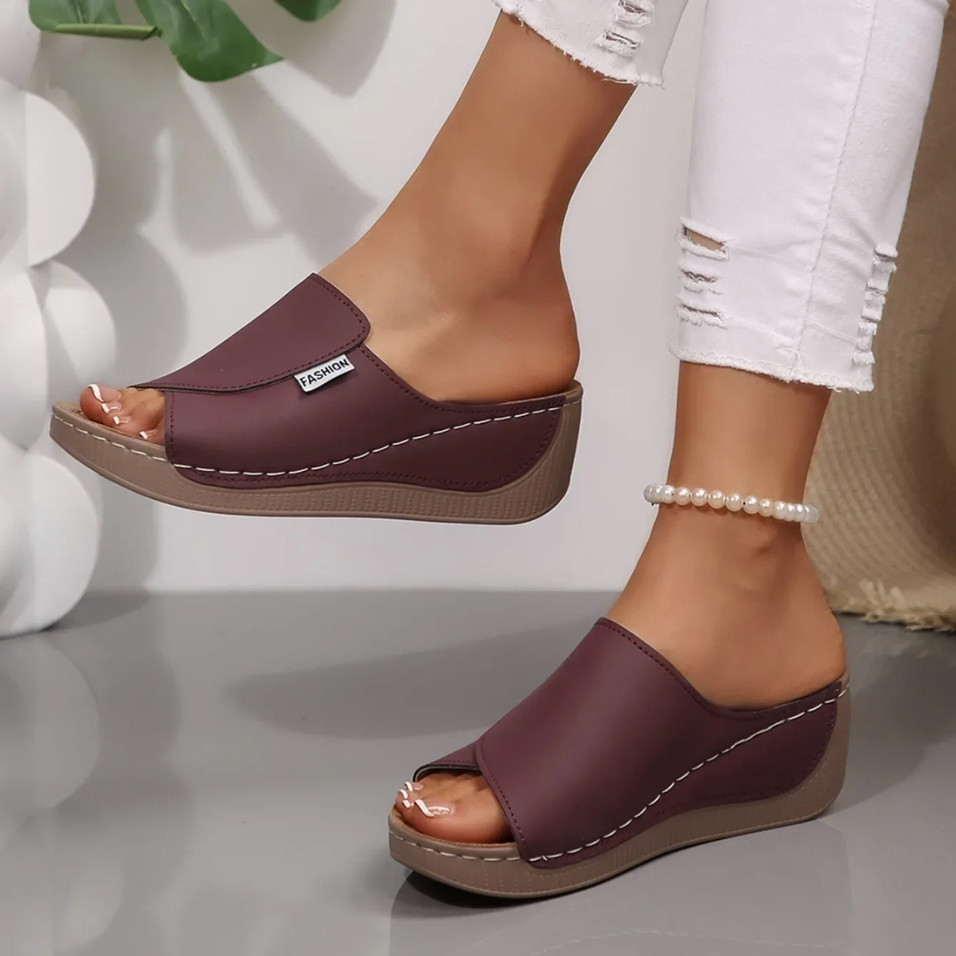 Damen Keilabsatz-Pantoletten Sommer 2025 – Neue modische offene Sandalen mit Schnalle, atmungsaktiv und bequem – Detail 4