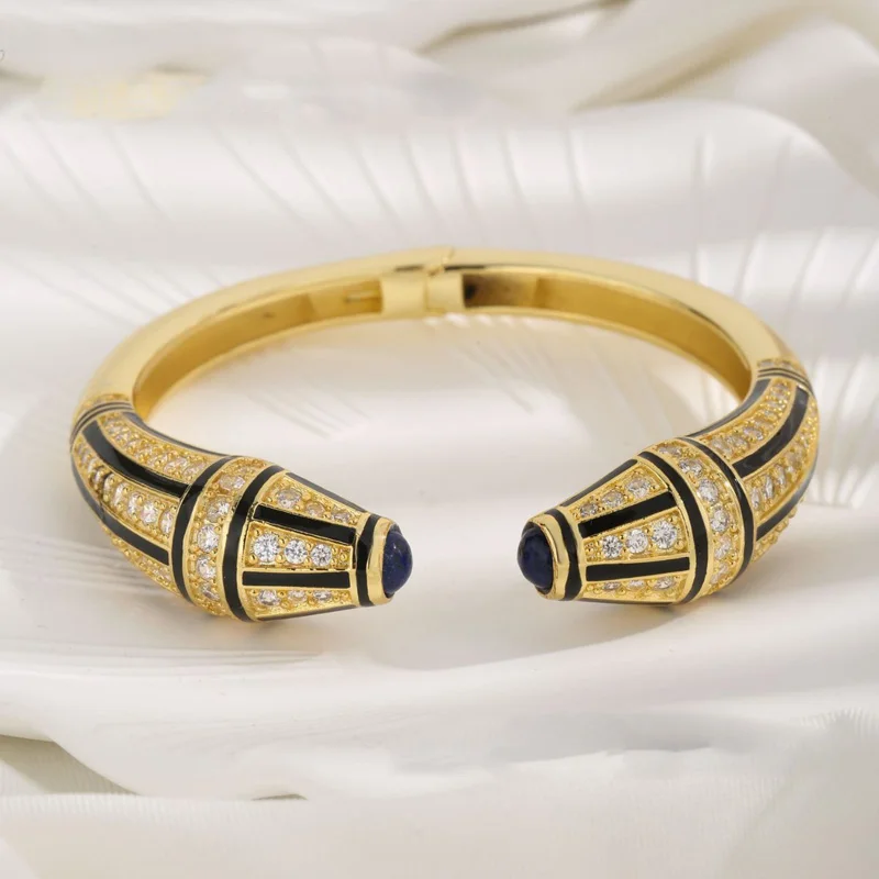 

Elegant European & American Fashion Enamel Pencil-Shaped Titanium Steel Zircon Micro-Inlaid Retro Bracelet Luxury Accessory