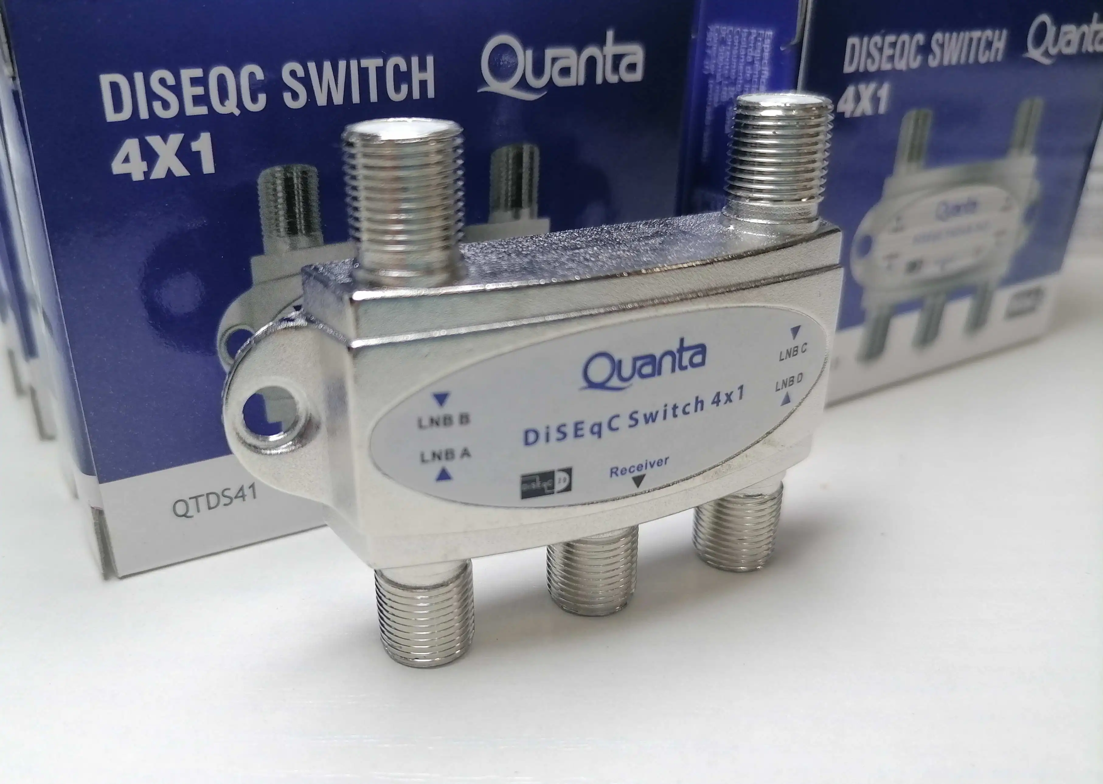 DiSEqC Switch 4X1 for 2.0  Quakta QTDS41 Satellites TV LNB  Satellite Receiver