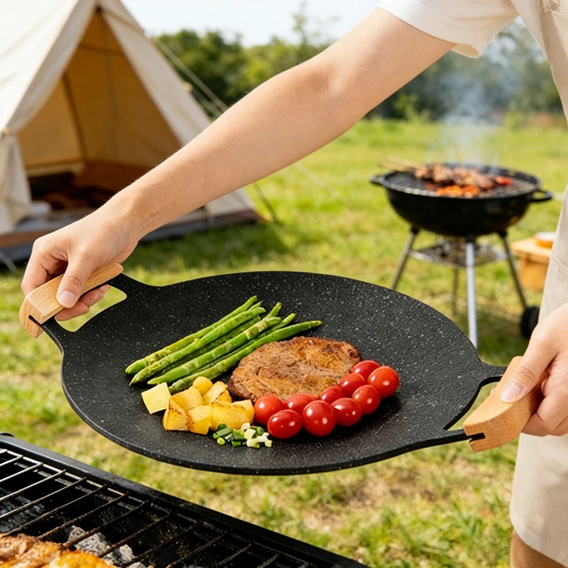 

Non-Stick Round Grill Pan 38cm with Wooden Handle Heavy Duty Barbecue Grill Plate Smokeless Indoor BBQ Tray for Kitchen Camping