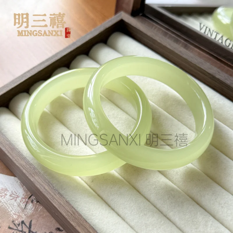 

Outer Mongolia material Xinjiang jade bracelet for women, round bar, ice-clear agate, translucent, far mountain green, fla