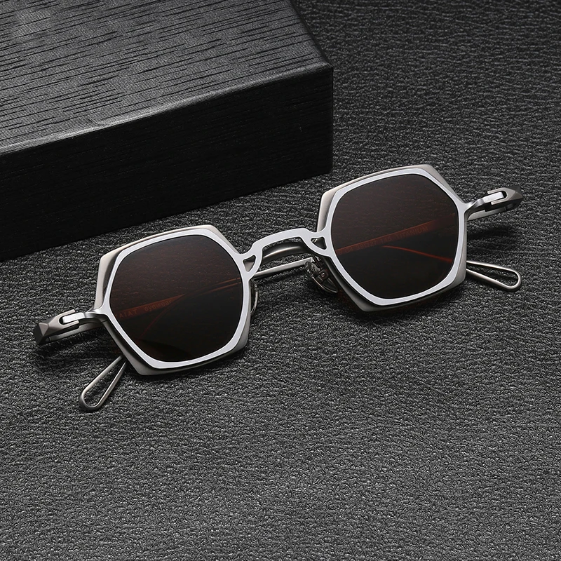 2 In 1 Magnetic Clip Vintage Pure Titanium Eyeglasses Frame Men Polarized Sunglasses Frame Women Luxury Brand Designer Eyewear