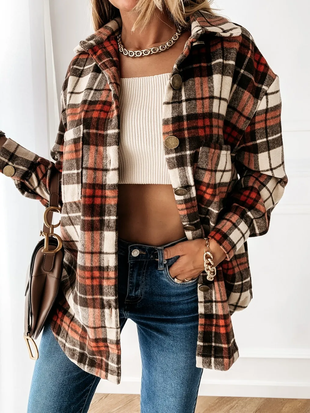 Instagram influencer autumn and winter loose and casual retro plaid long sleeved shirt jacket asymmetrical long plaid shirt