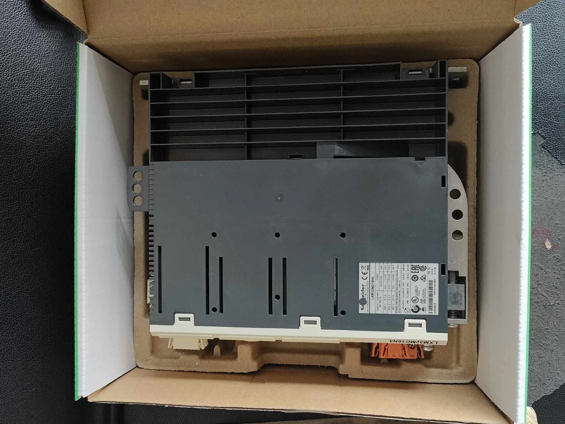 Новый сервопривод LXM32MD18N4 для Schneider