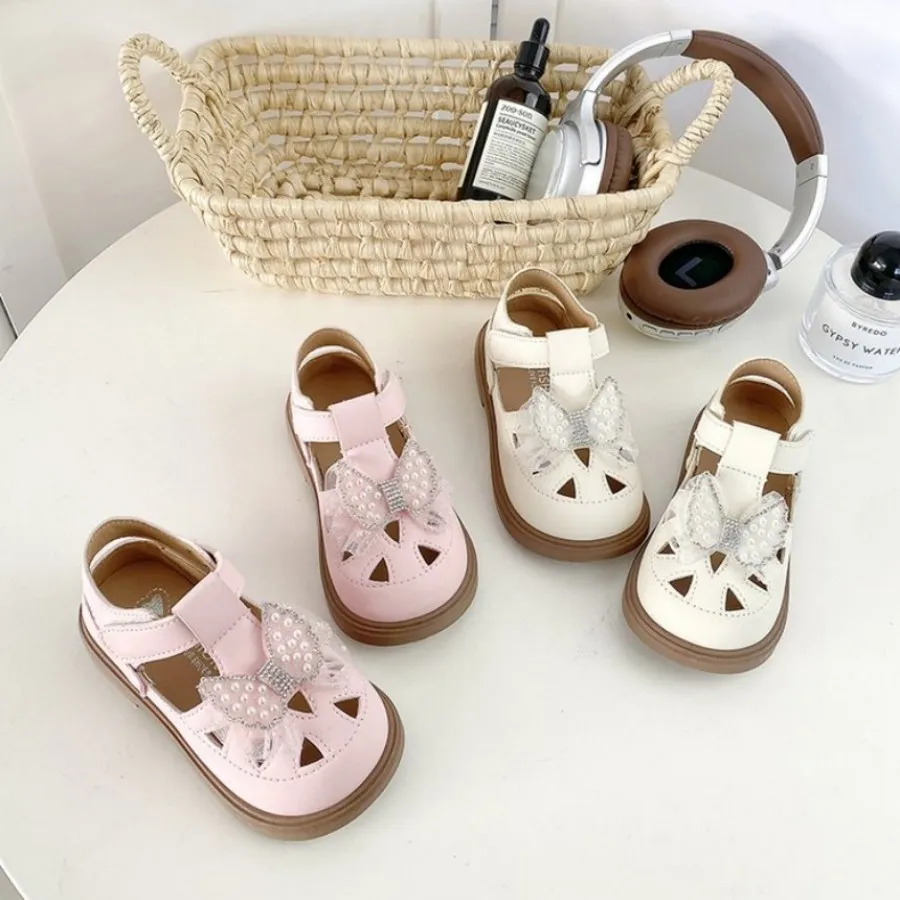

Girls' Princess Hollow Design Sandals - 2026 New Style Children's Anti-Slip Beach Shoes, equipped with sequin bow decorations
